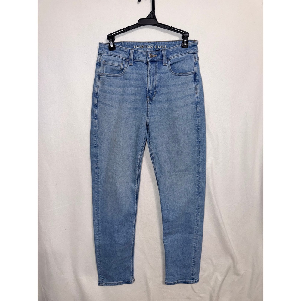 American Eagle Mom Jeans Light Wash High Rise Tapered Leg Blue Denim Size 4 Reg